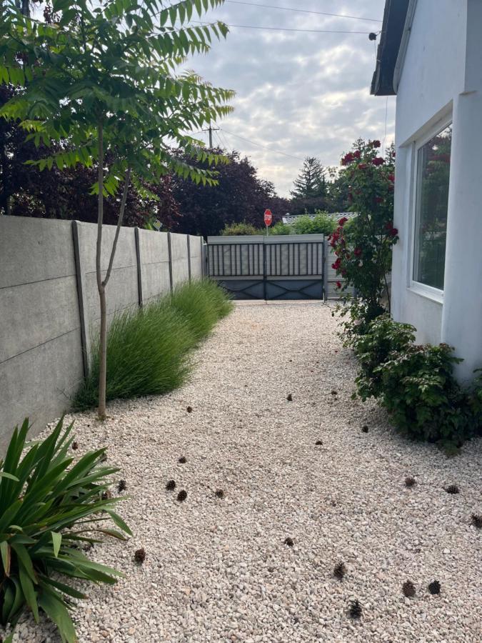 Balatonszabadi FürdőtelepNivo Apartman Siofokアパートメント エクステリア 写真