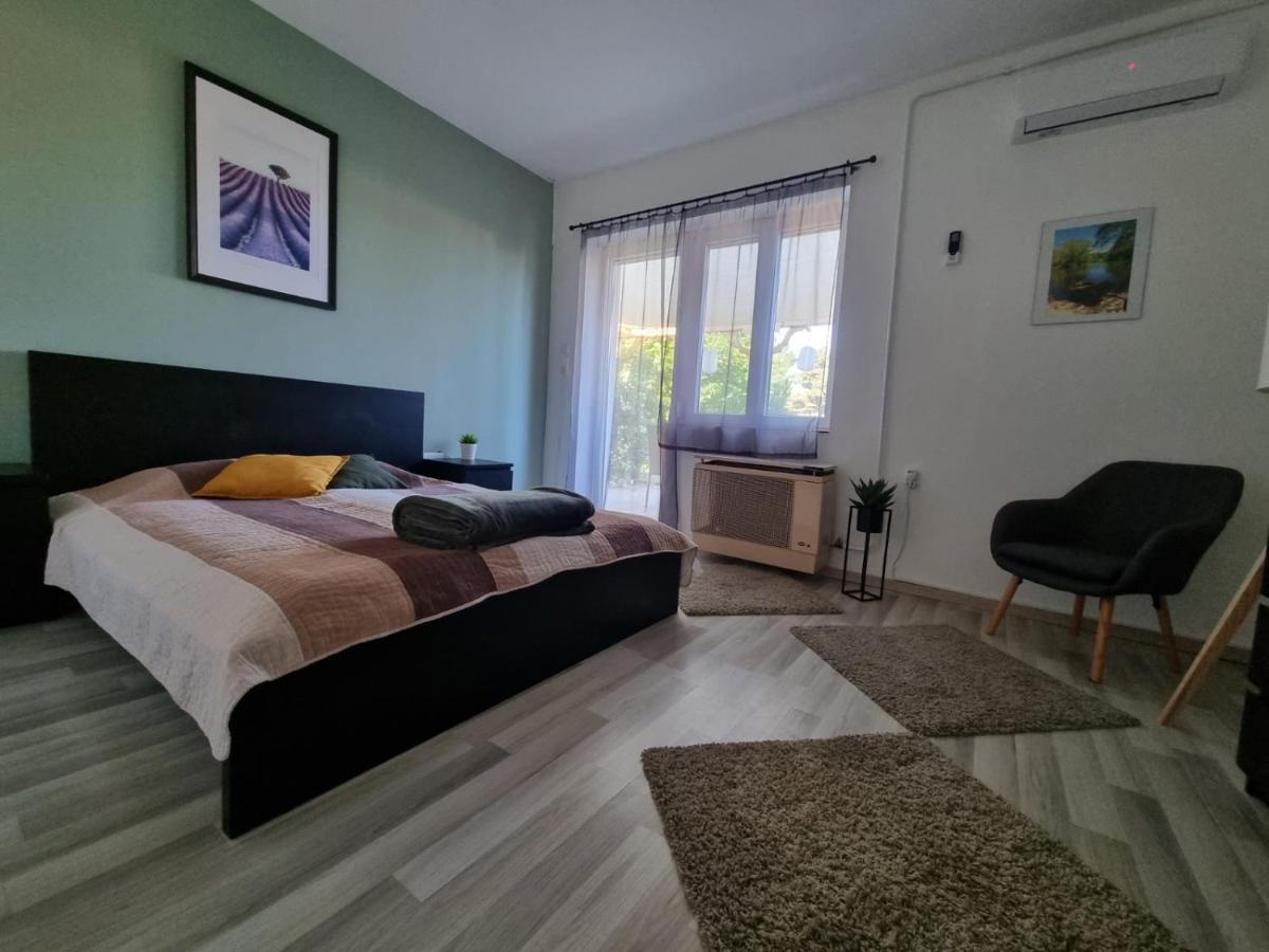 Balatonszabadi FürdőtelepNivo Apartman Siofokアパートメント エクステリア 写真