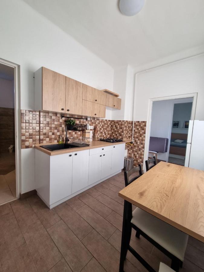 Balatonszabadi FürdőtelepNivo Apartman Siofokアパートメント エクステリア 写真